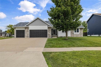 1217 NW Morningside Ct, Grimes, IA 50111