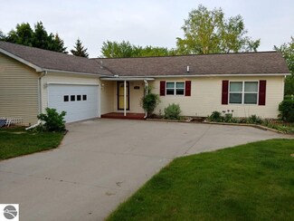 1005 Par Dr, Weidman, MI 48893