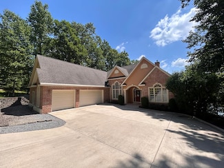 233 Hawks Chase Ln, Daniels, WV 25832