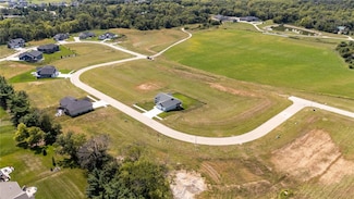 3664 Mclain Way, Hiawatha, IA 52233