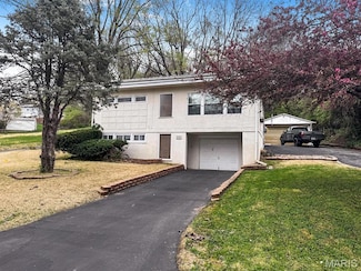 404 Hillside Dr, Collinsville, IL 62234