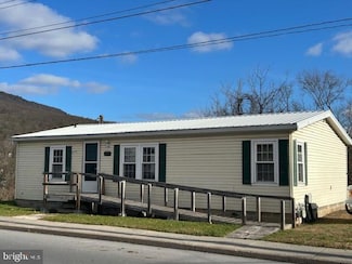 211 N Main St, Yeagertown, PA 17099