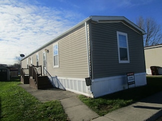 23657 Hickory Dr Unit 214, Brownstown Township, MI 48174