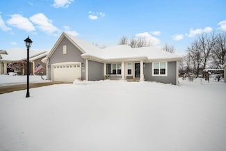 W207N17371 Parkview Dr, Jackson, WI 53037