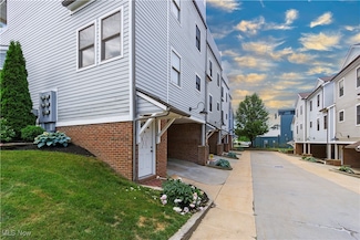 1338 W 54th St Unit 3, Cleveland, OH 44102
