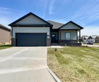 1110 S Strait Ave, Ozark, MO 65721