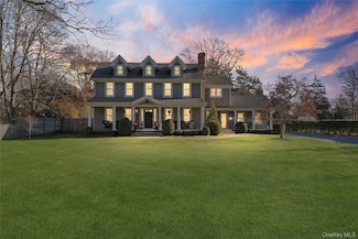 85 Fairview Ave, Bayport, NY 11705