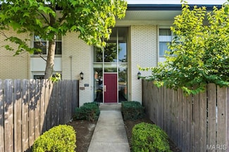 10401 Briarbend Dr Unit 2, Saint Louis, MO 63146