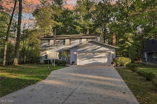 26860 Cranage Rd, Olmsted Falls, OH 44138