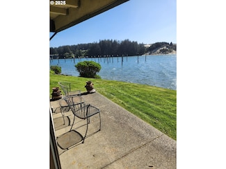 1040 Bay St Unit 14, Florence, OR 97439