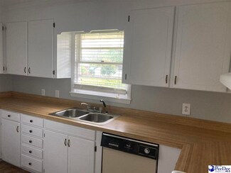 1105 N 6th Ave, Dillon, SC 29536