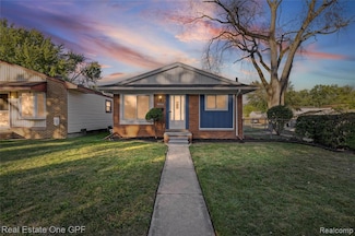 23339 Allor St, Saint Clair Shores, MI 48082