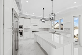 48 Moore St, New Hyde Park, NY 11040