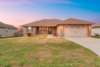 111 Ashton Ave, Clever, MO 65631