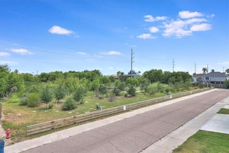 218 Port Arthur St, Port Aransas, TX 78373