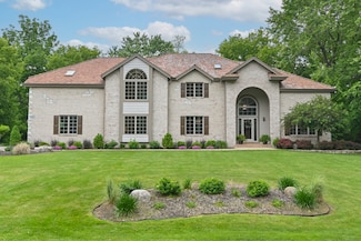 W309N1693 Greywood Ln, Delafield, WI 53018