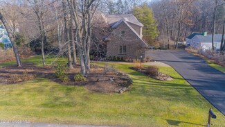 16 Schuyler Hills Rd, Albany, NY 12211