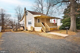 930 Excelsior Ave, Croydon, PA 19021