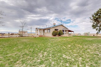 25 Bluegrass Rd S, Estancia, NM 87016