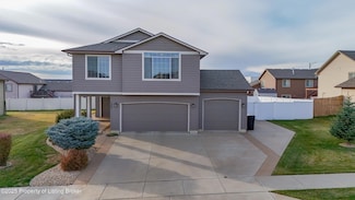 1951 2nd Ave E, Dickinson, ND 58601