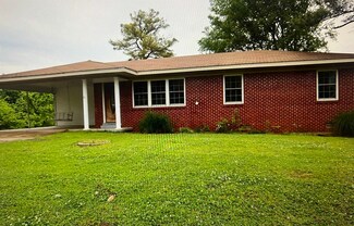 2106 W Pyburn St, Pocahontas, AR 72455
