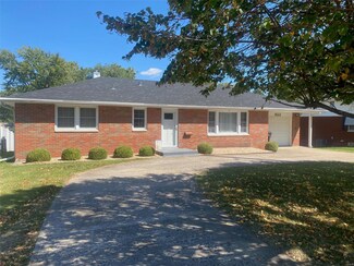 1522 W Delmar Ave, Godfrey, IL 62035