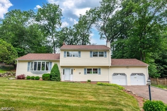 15 Coventry Rd, Wayne, NJ 07470