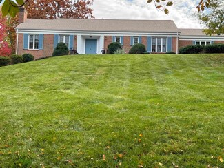 105 Woodland Dr, Staunton, VA 24401