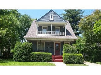 442 Ashland Ave, Elgin, IL 60123