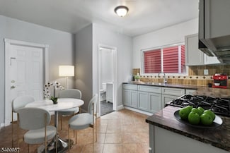 29 Highland Ave, Newark, NJ 07104