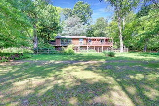 21 W Bartlett Rd, Middle Island, NY 11953