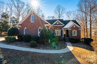 909 Tiffany Ln, Lowell, NC 28098