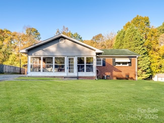 1028 Ashford St, Charlotte, NC 28214