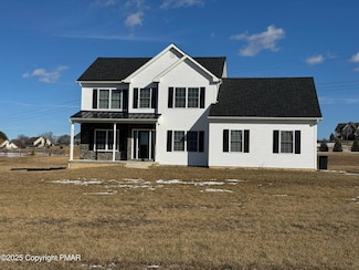 1330 Colony Ln, Pen Argyl, PA 18072