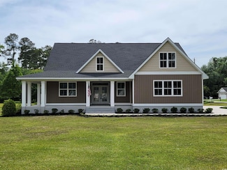 214 Carolina Dr, Loris, SC 29569