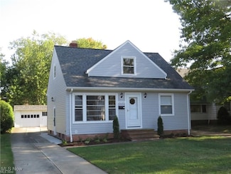 32324 Glen Arden Dr, Willowick, OH 44095