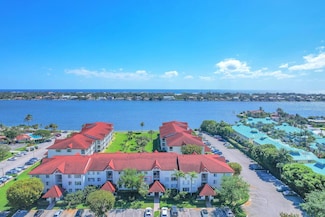 107 Half Moon Cir Unit E2, Hypoluxo, FL 33462