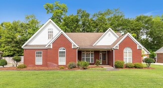 104 Drake Dr, Dothan, AL 36305