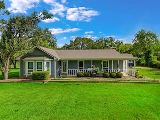 927 County Road 423, Alvin, TX 77511