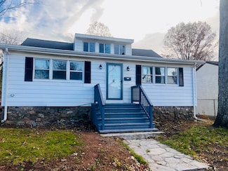121 Pond Lily Ave, New Haven, CT 06515