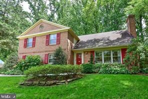 6543 Cedarwood Ct, Falls Church, VA 22041