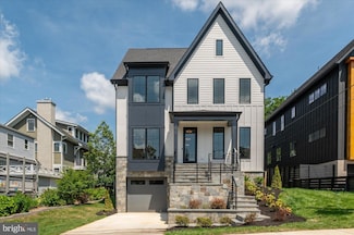 2615 3rd St N, Arlington, VA 22201