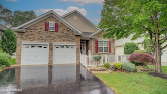 49 Wintergreen Dr, Manalapan, NJ 07726
