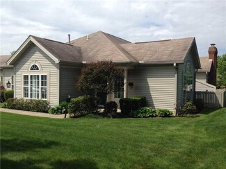 3521-2 Hunters Woods Blvd E, New Castle, PA 16105