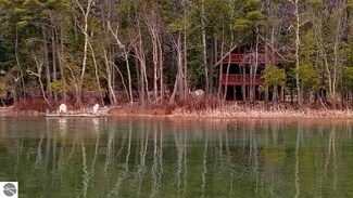 5776 S Dunns Farm Rd, Maple City, MI 49664