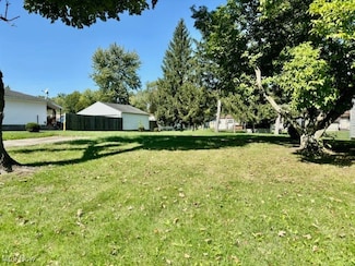4057 Adrian Dr SE, Warren, OH 44484