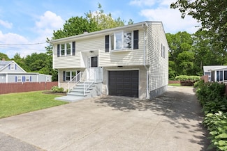 24 Roosevelt St, Taunton, MA 02780