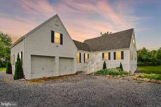 651 Alexander Spring Rd, Carlisle, PA 17015