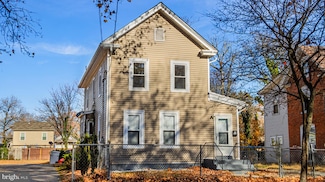 818 E Pear St, Vineland, NJ 08360
