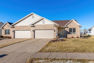 5250 Friendship Dr, Davenport, IA 52804